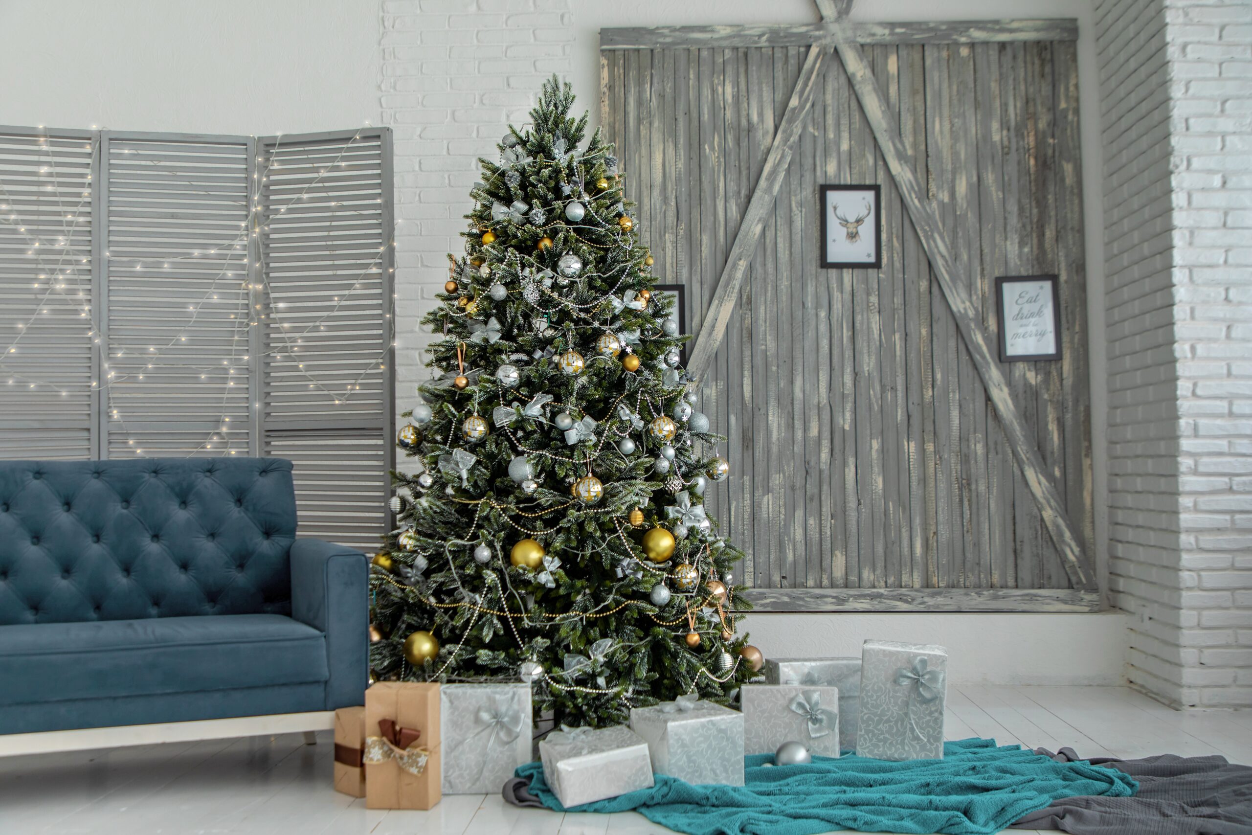 Home for the Holidays – Can I Decorate While My Home Is on The Market?